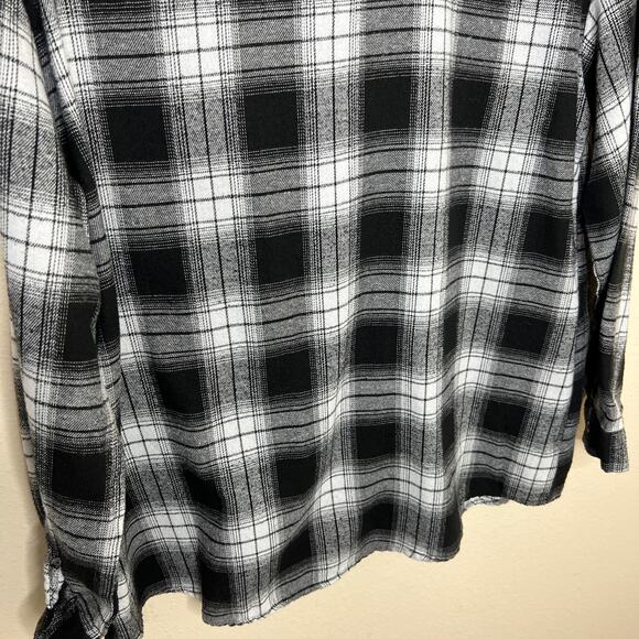 Black and White Plaid Long Sleeve Button Up Small - Picture 8 of 10